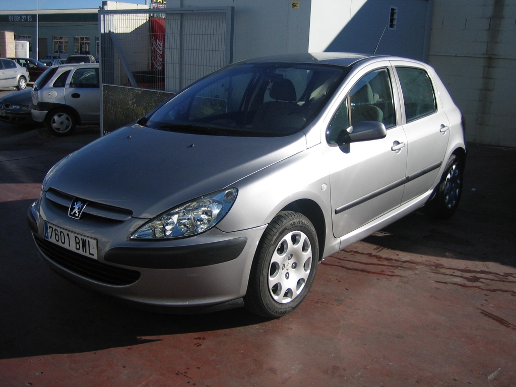 VISTA DELANTERA IZQUIERDA PEUGEOT 307 2.0 XR HDI 90CV