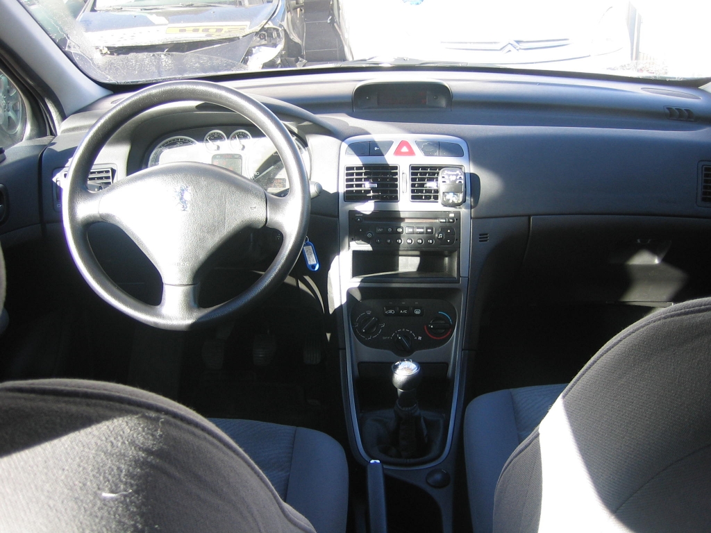 VISTA SALPICADEROPEUGEOT 307 2.0 XR HDI 90CV 