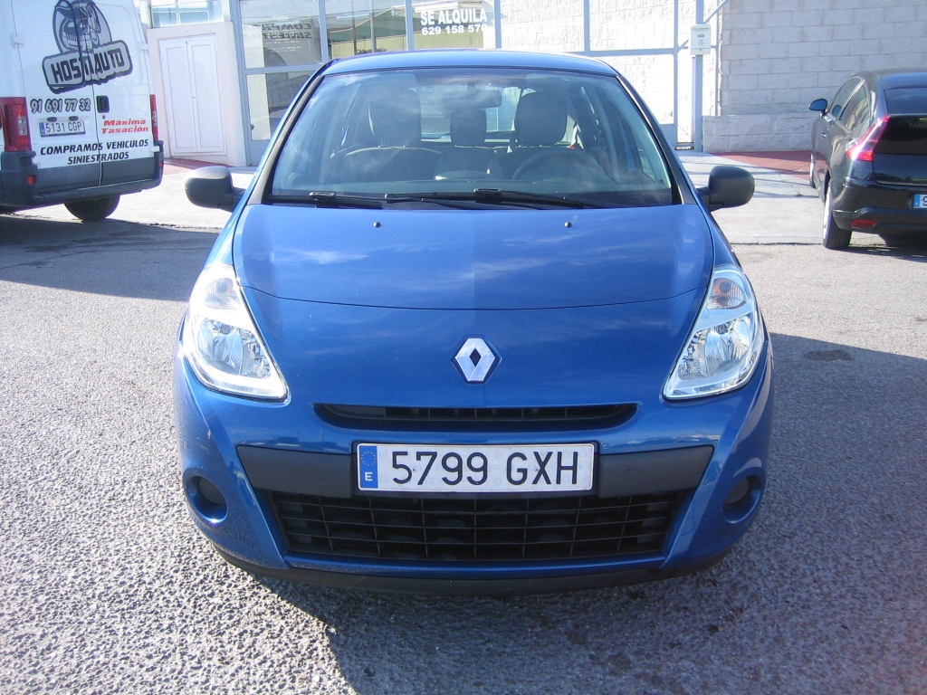VISTA DELANTERA RENAULT CLIO 1.2 I 75CV