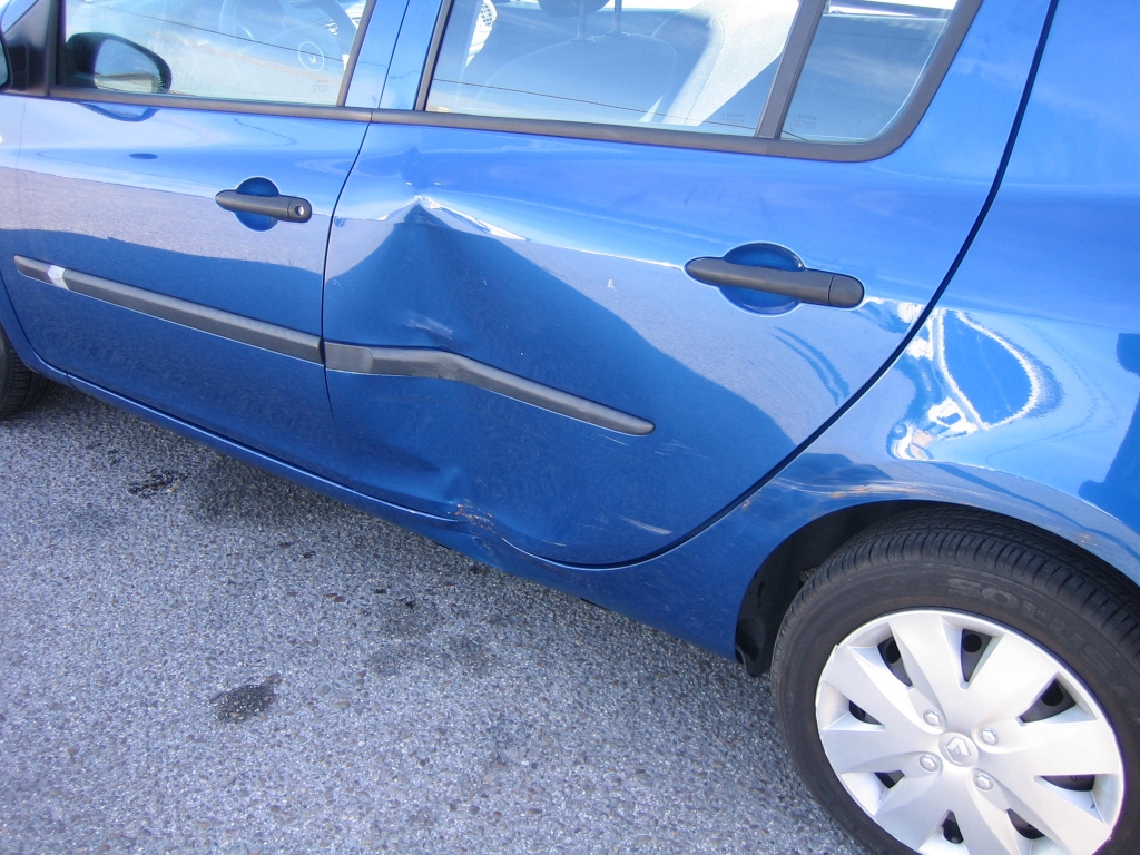 VISTA GOLPE IZQUIERDA RENAULT CLIO 1.2 I 75CV