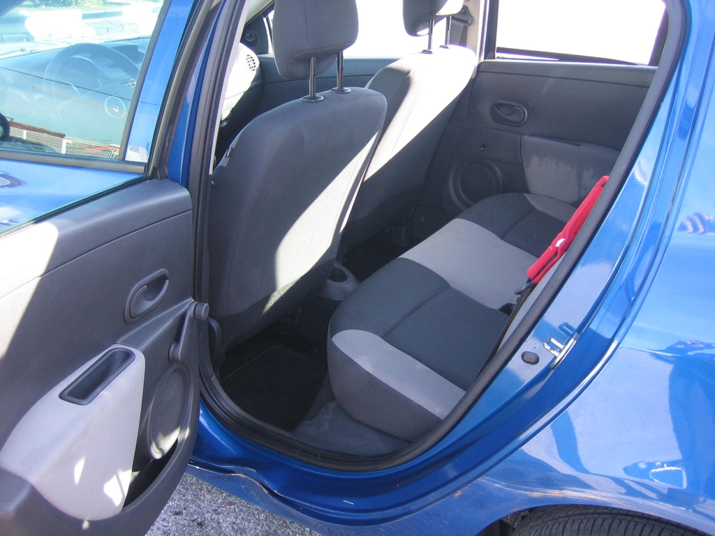 VISTA INTERIOR TRASERO RENAULT CLIO 1.2 I 75CV