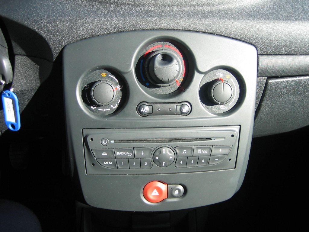 VISTA A/C Y CD RENAULT CLIO 1.2 I 75CV