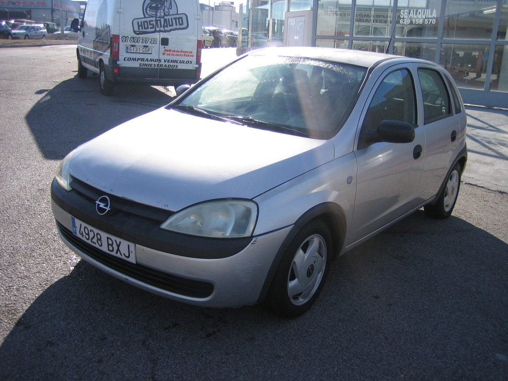 VISTA DELANTERA IZQUIERDA OPEL CORSA C 1.7 CDTI 65CV