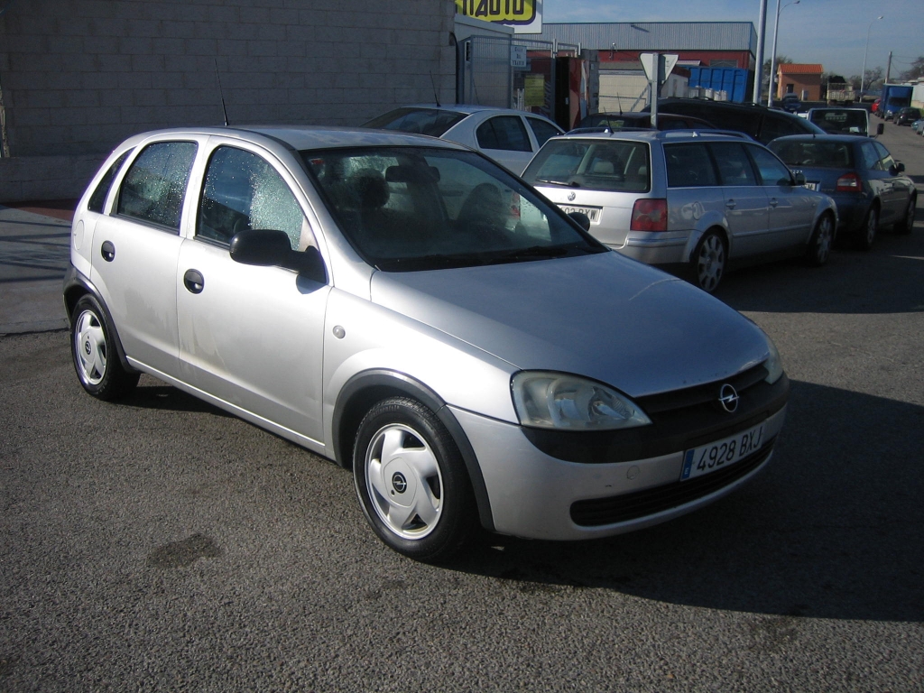 VISTA DELANTERA DERECHA OPEL CORSA C 1.7 CDTI 65CV
