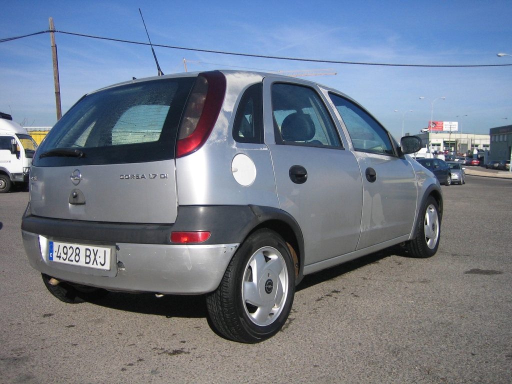 VISTA TRASERA DERECHA OPEL CORSA C 1.7 CDTI 65CV