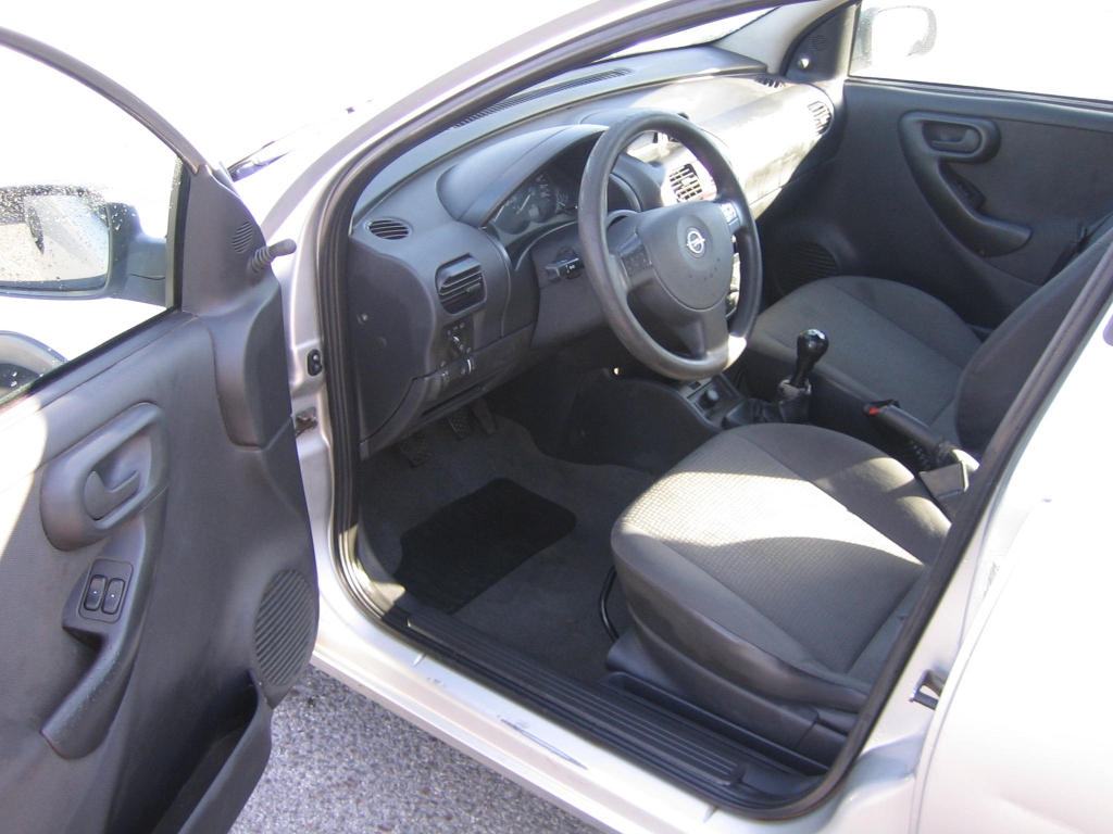 VISTA INTERIOR IZQUIERDO OPEL CORSA C 1.7 CDTI 65CV