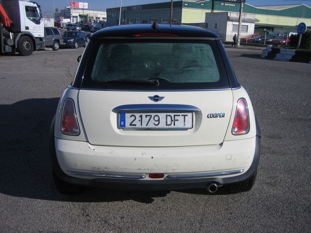 VISTA TRASERA MINI COOPER 1.6 GASOLINA 115CV