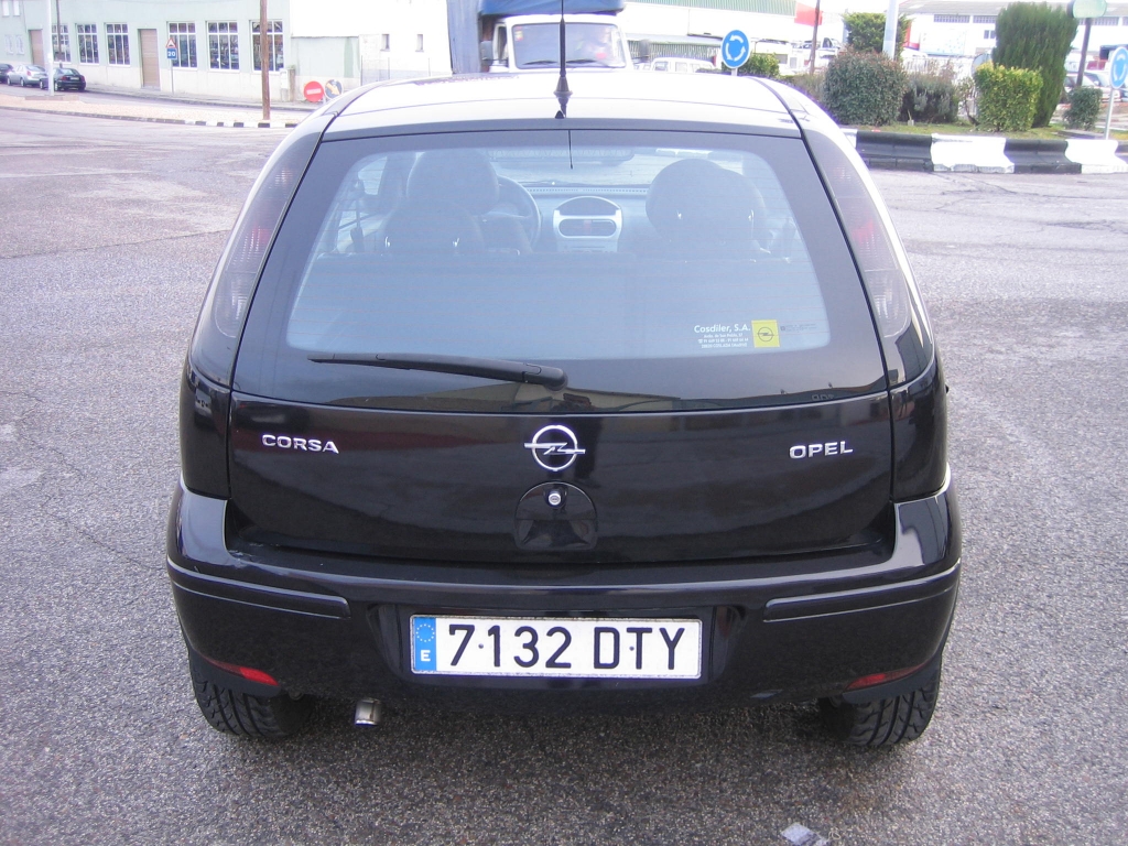 VISTA TRASERA OPEL CORSA 1.3 CDTI 70CV