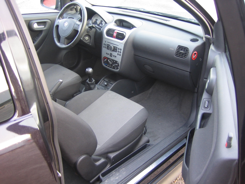 VISTA INTERIOR DERECHO OPEL CORSA 1.3 CDTI 70CV