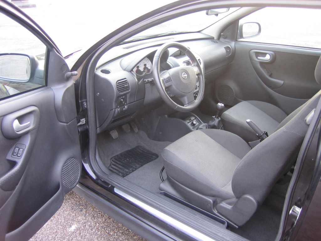 VISTA INTERIOR IZQUIERDO OPEL CORSA 1.3 CDTI 70CV