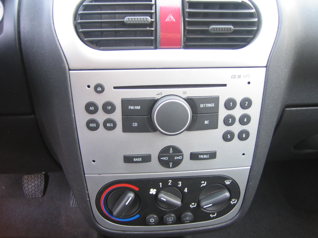 VISTA CD Y A/C OPEL CORSA 1.3 CDTI 70CV