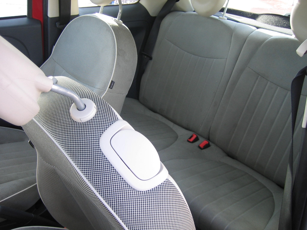 VISTA INTERIOR TRASERO FIAT 500 1.2 I 70CV