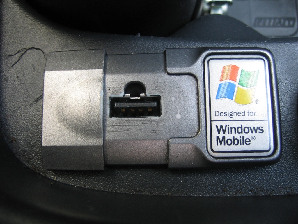 VISTA ENTRADA USB FIAT 500 1.2 I 70CV