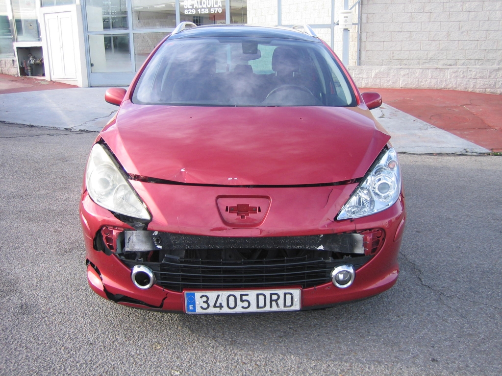 VISTA DELANTERA PEUGEOT 307 SW PACK 1.6 HDI 90CV 7 PLAZAS,