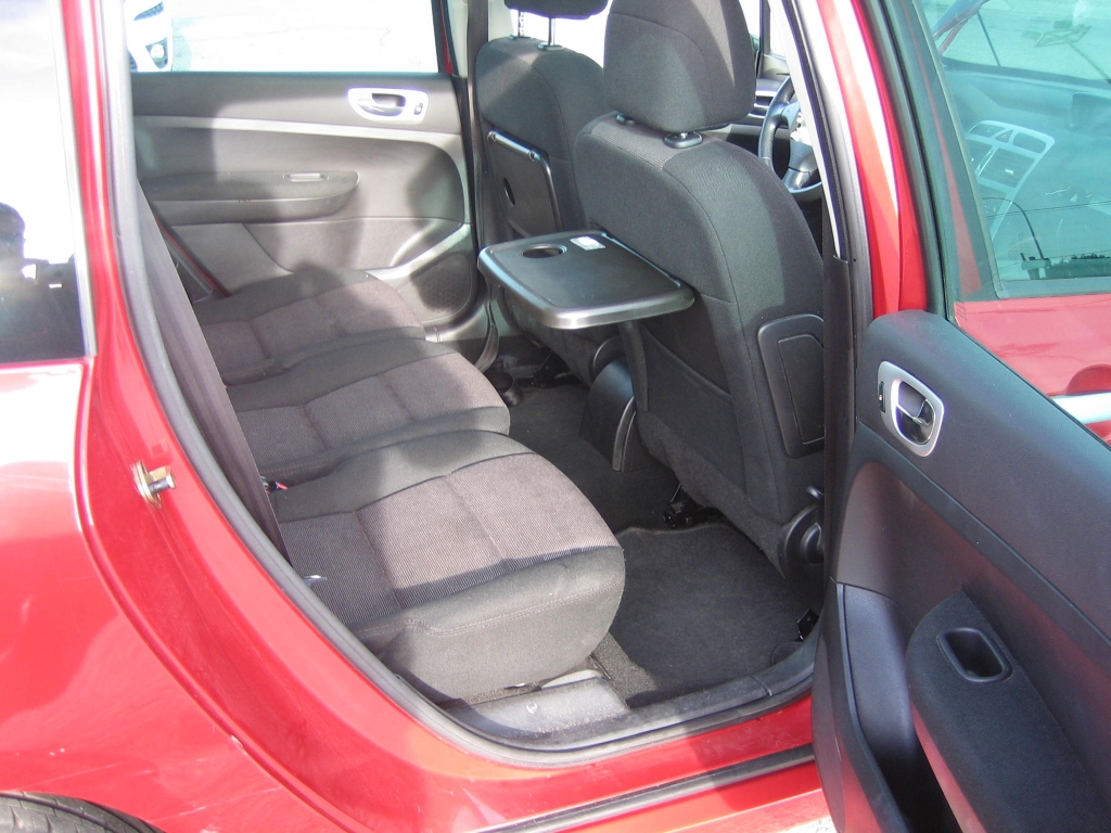 VISTA INTERIOR TRASERO 2 PEUGEOT 307 SW PACK 1.6 HDI 90CV 7 PLAZAS,