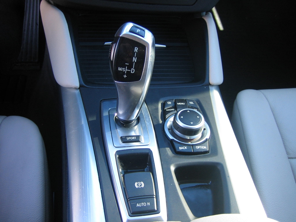 VISTA CAMBIO Y MANDOS NAVI BMW X-6 X-DRIVE 3.0 D 245CV AUTOMATICO