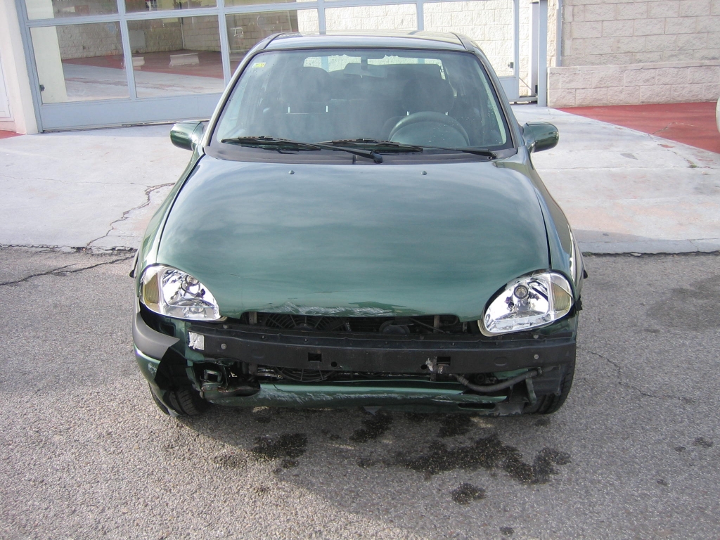 VISTA DELANTERA OPEL CORSA 1.7 D 60CV