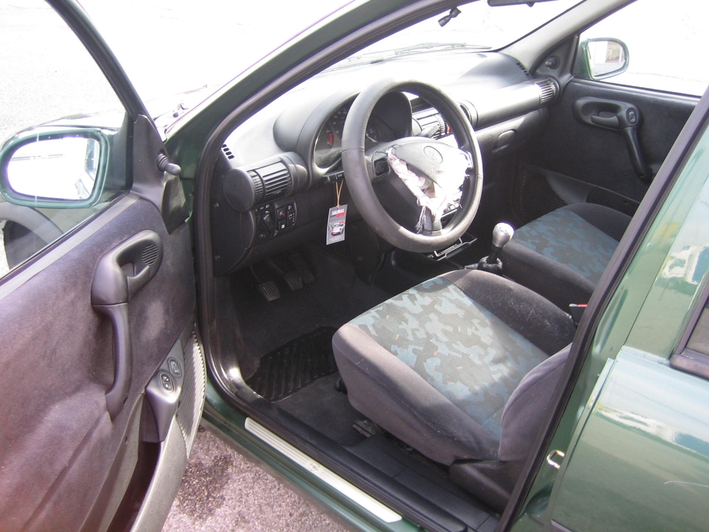 VISTA INTERIOR IZQUIERDO OPEL CORSA 1.7 D 60CV