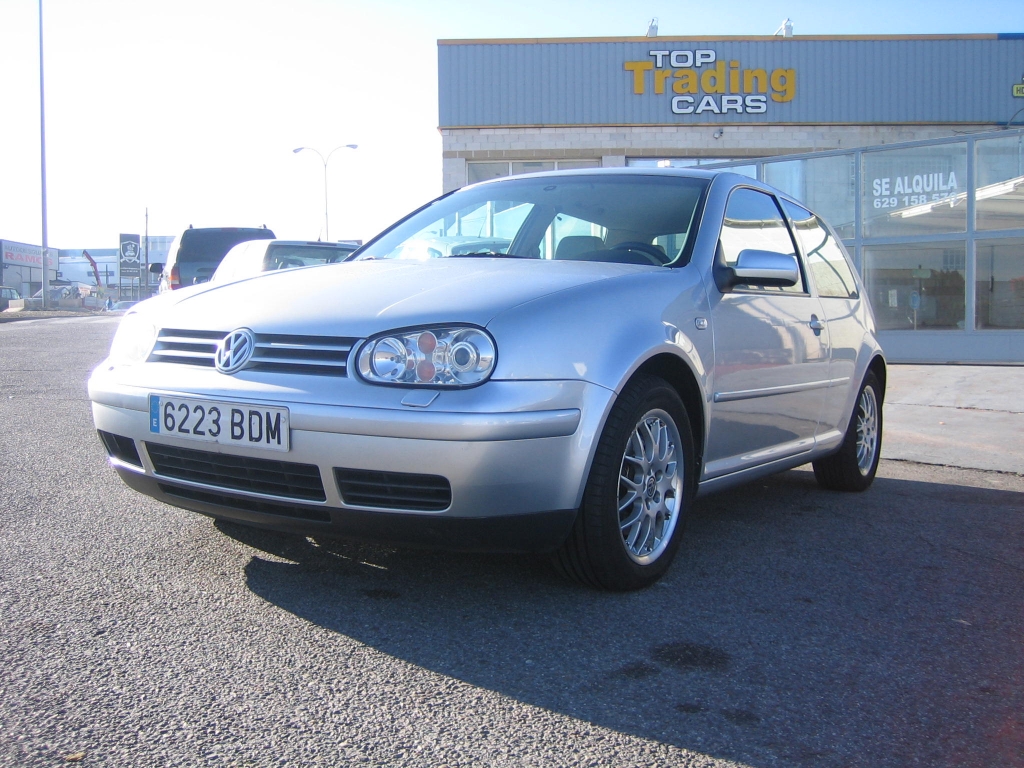 VISTA DELANTERA IZQUIERDA VOLKSWAGEN GOLF GTI 1.8 I 150CV