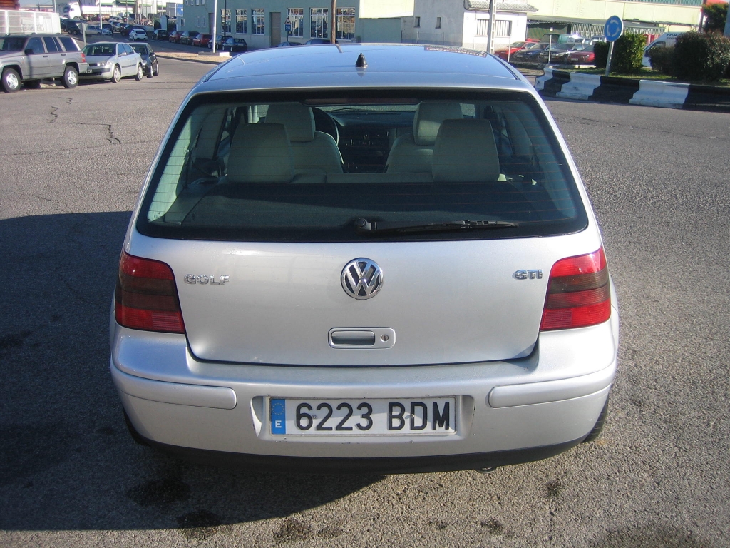 VISTA TRASERA VOLKSWAGEN GOLF GTI 1.8 I 150CV