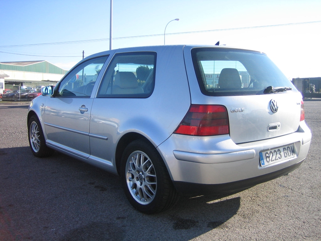 VISTA TRASERA IZQUIERDA VOLKSWAGEN GOLF GTI 1.8 I 150CV