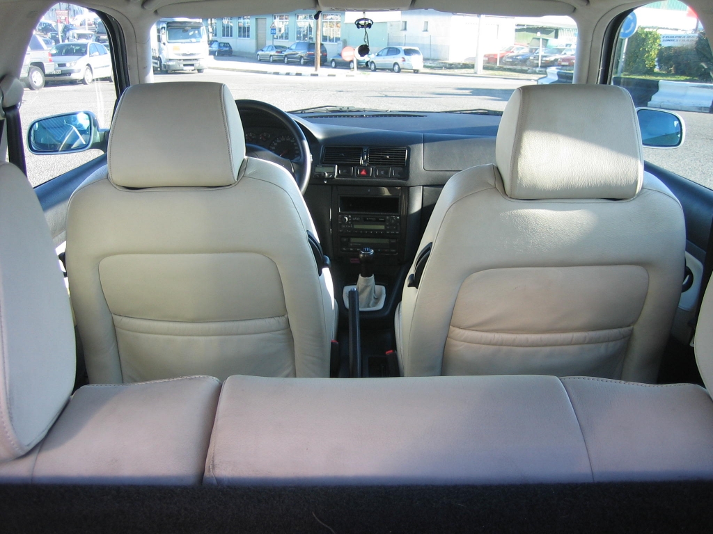 VISTA INTERIOR VOLKSWAGEN GOLF GTI 1.8 I 150CV