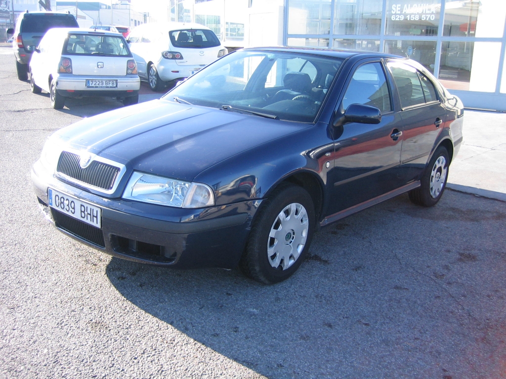 VISTA DELANTERA IZQUIERDA SKODA OCTAVIA 1.9 TDI 90CV