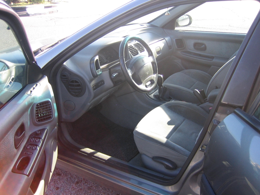 VISTA INTERIOR IZQUIERDO AVERIADO.VEHICULO CON MOTOR ROTO,CLIMA..