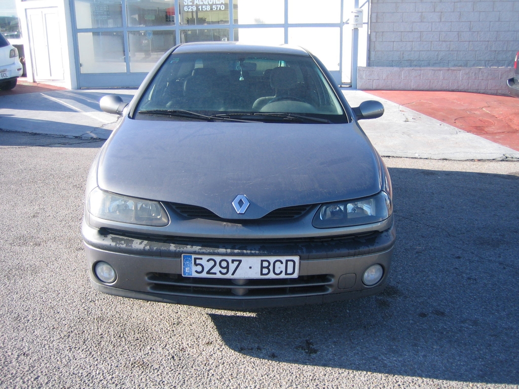 VISTA DELANTERA AVERIADO.VEHICULO CON MOTOR ROTO,CLIMA..