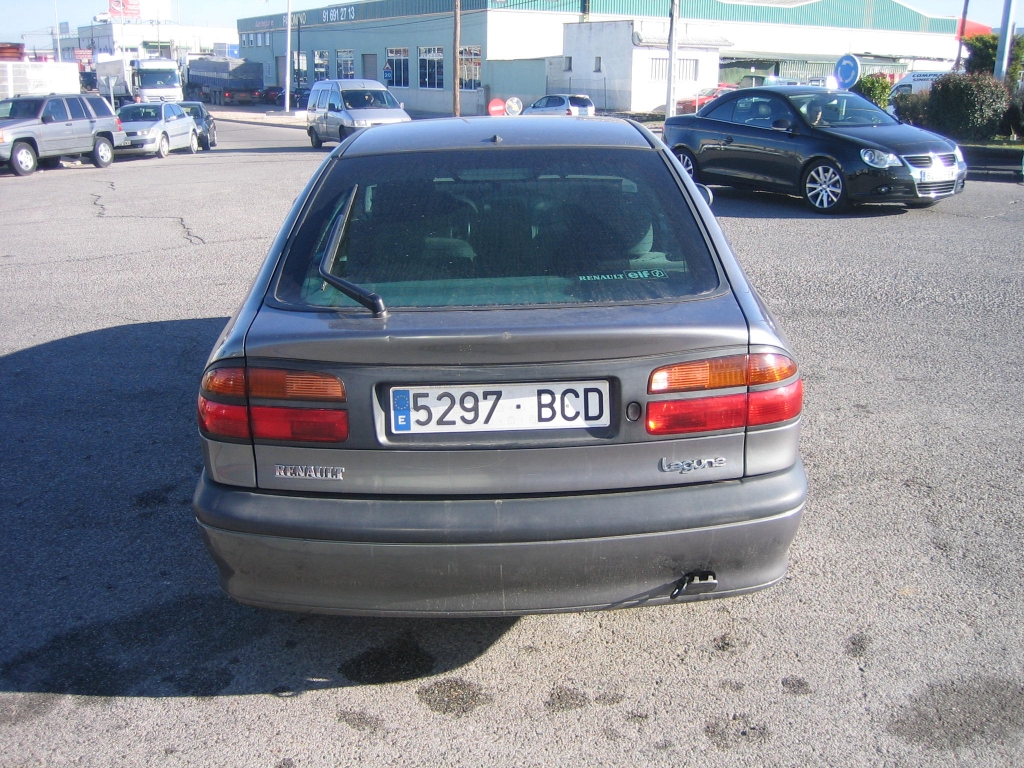 VISTA TRASERA VISTA TRASERA DERECHA