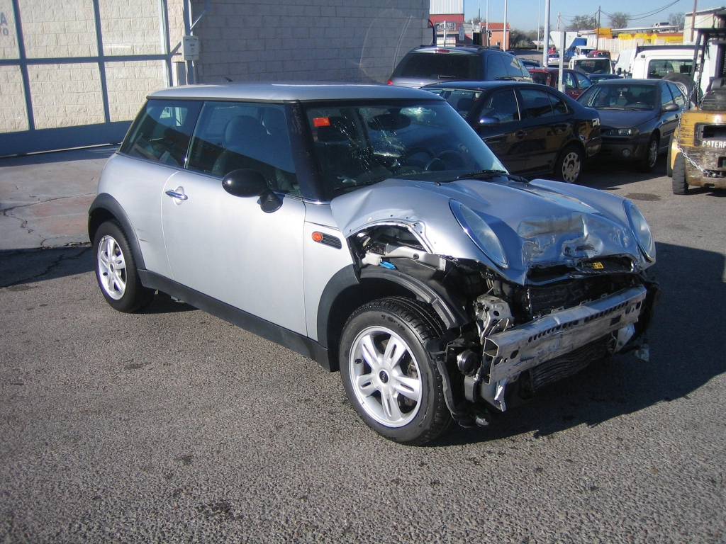VISTA DELANTERA DERECHA MINI ONE 1.4 I 90CV
