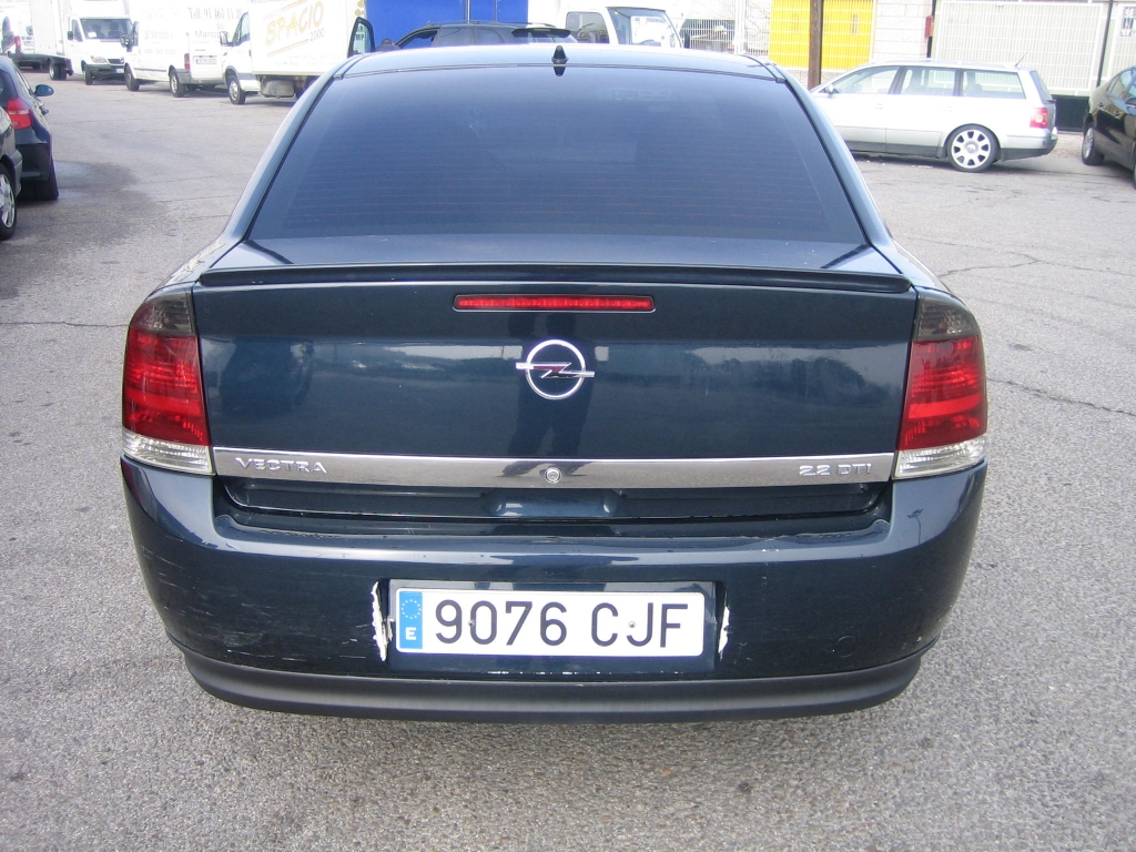 VISTA TRASERA OPEL VECTRA 2.0 DTI 125CV