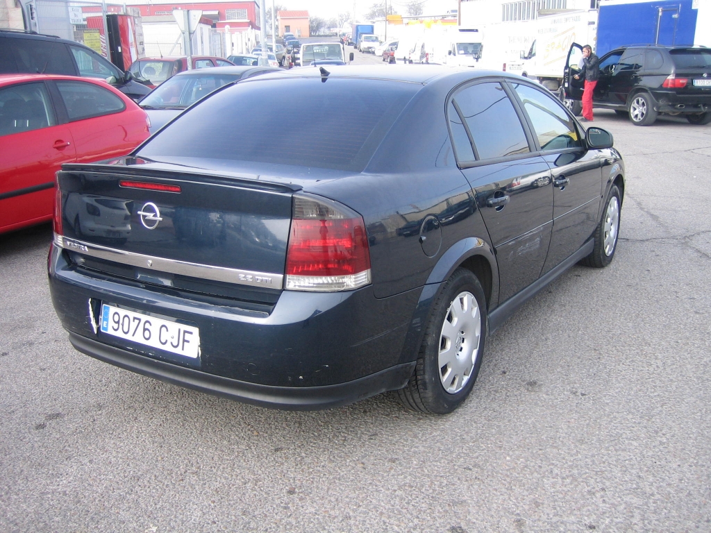 VISTA TRASERA DERECHA OPEL VECTRA 2.0 DTI 125CV