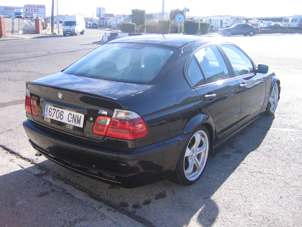 VISTA TRASERA DERECHA BMW 320 D 2.0 136CV