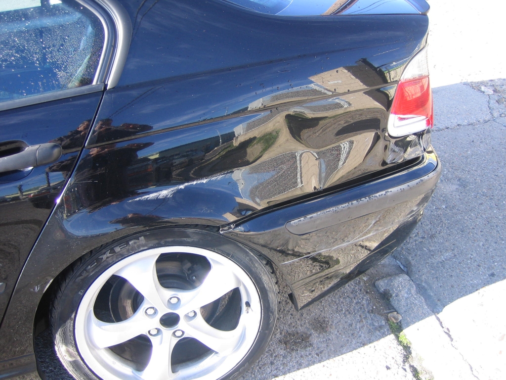 VISTA GOLPE TRASERO IZQUIERDO BMW 320 D 2.0 136CV