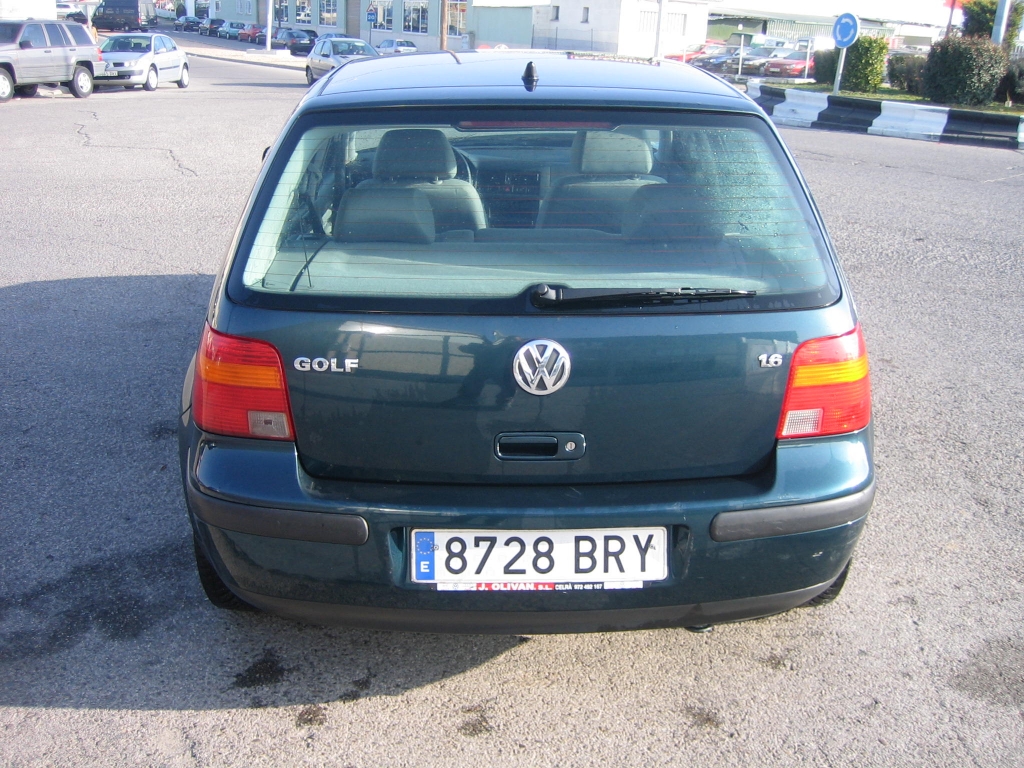 VISTA TRASERA VOLKSWAGEN GOLF 1.6 I HIGHLINE 100CV AUTOMATICO