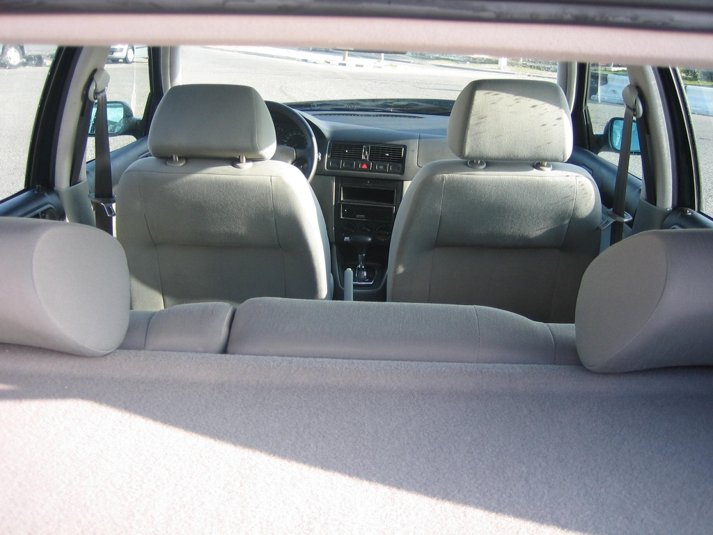 VISTA INTERIOR VOLKSWAGEN GOLF 1.6 I HIGHLINE 100CV AUTOMATICO