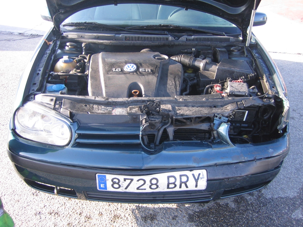 VISTA MOTOR VOLKSWAGEN GOLF 1.6 I HIGHLINE 100CV AUTOMATICO