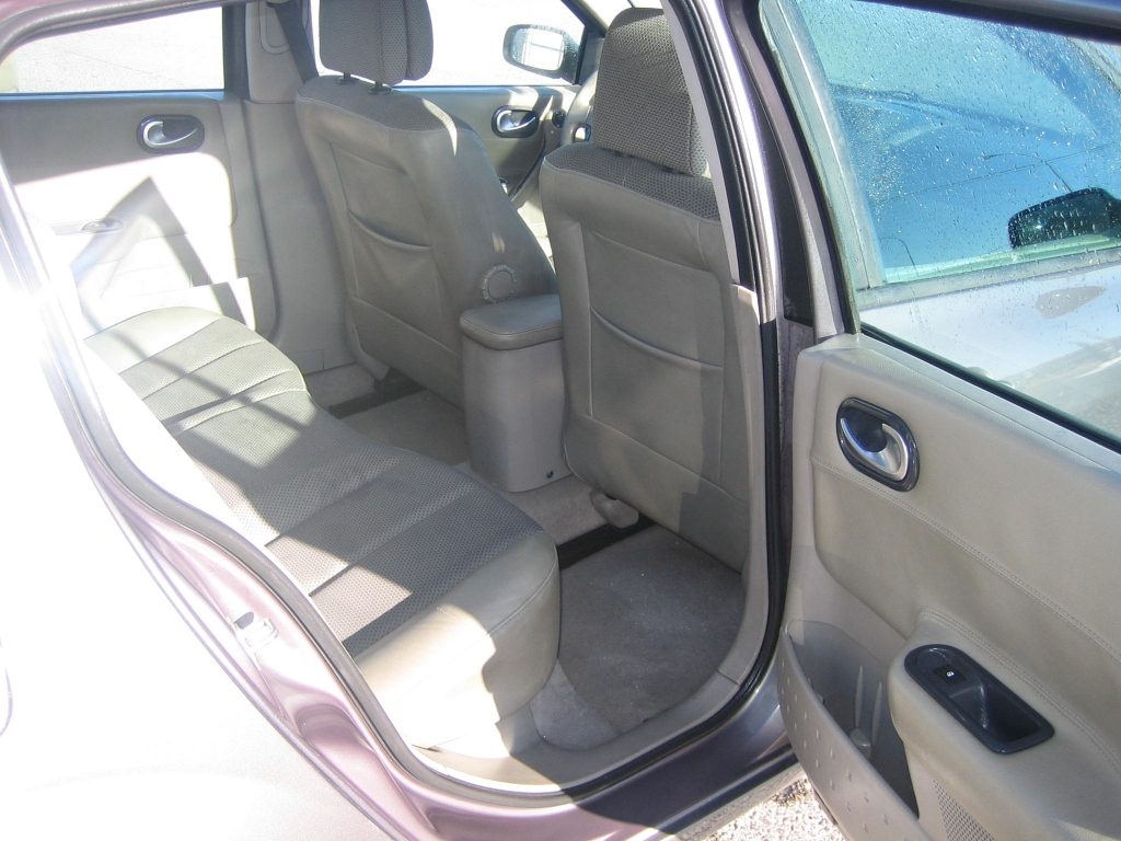 VISTA INTERIOR TRASERRO 2 RENAULT MEGANE 1.9 DCI 120CV