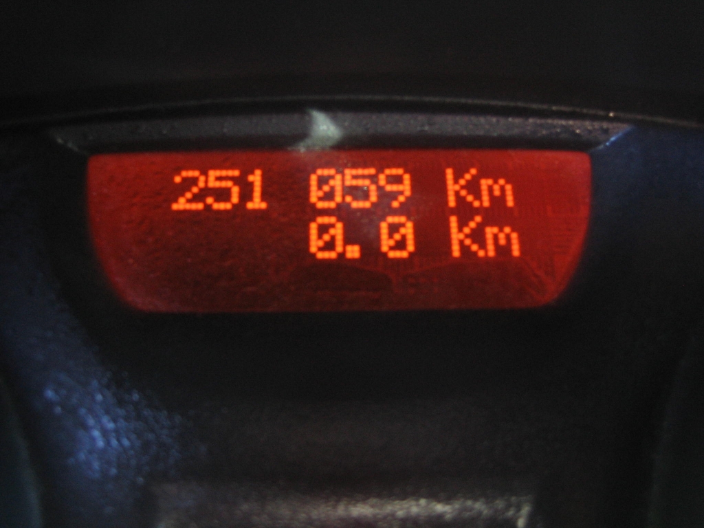 VISTA KM RENAULT MEGANE 1.9 DCI 120CV