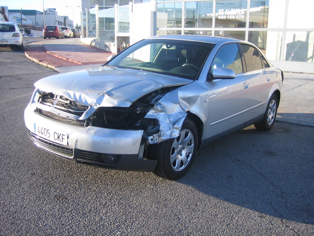 VISTA DELANTERA IZQUIERDA AUDI A-4 1.9 TDI 130CV