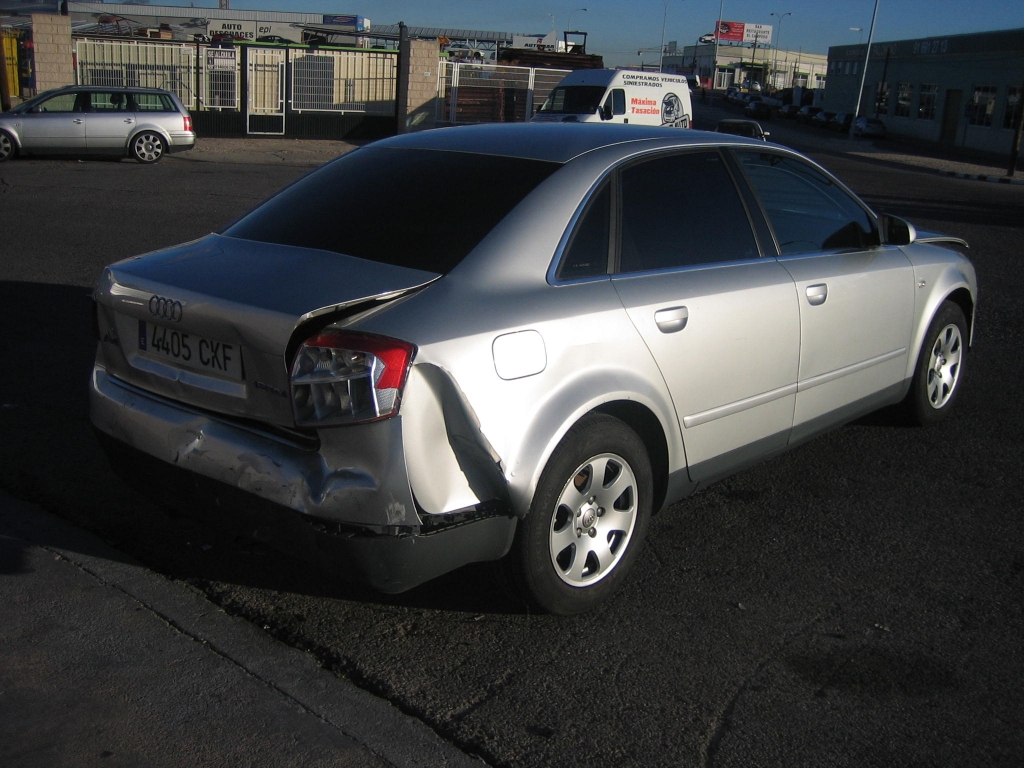 VISTA TRASERA DERECHA AUDI A-4 1.9 TDI 130CV