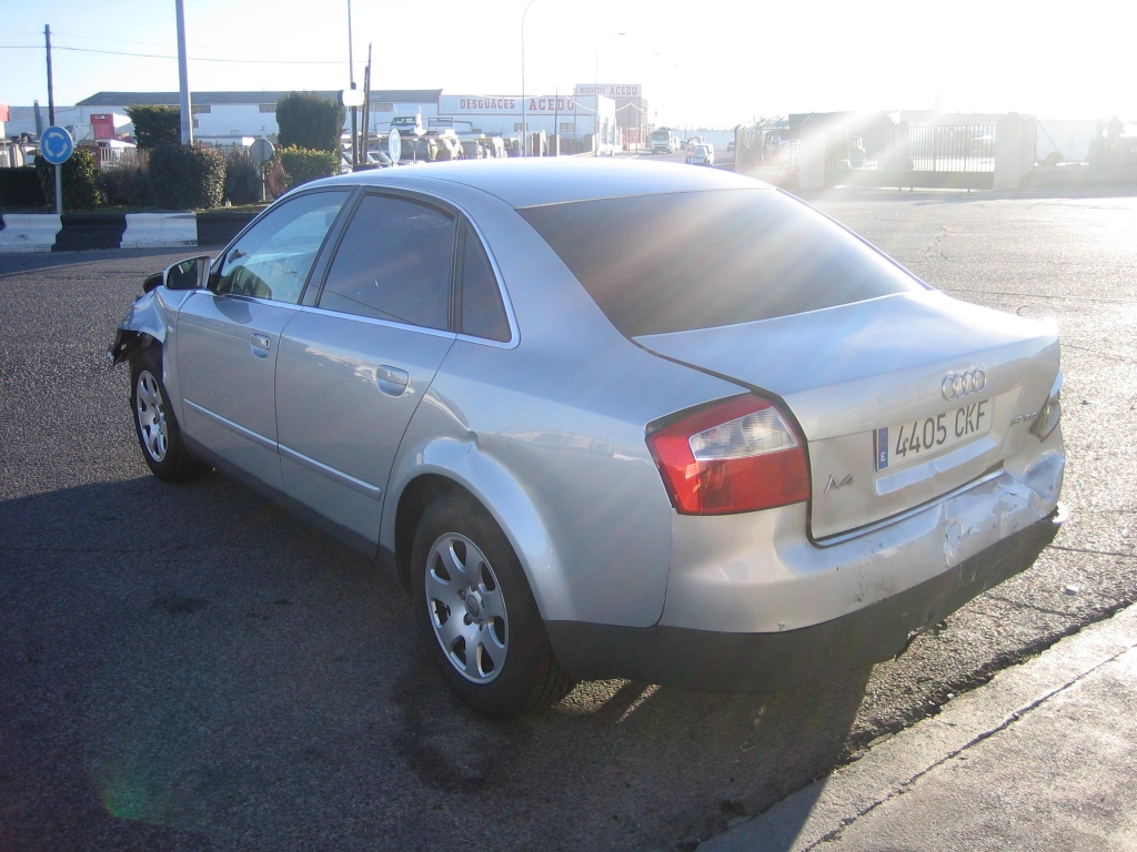 VISTA TRASERA IZQUIERDA AUDI A-4 1.9 TDI 130CV