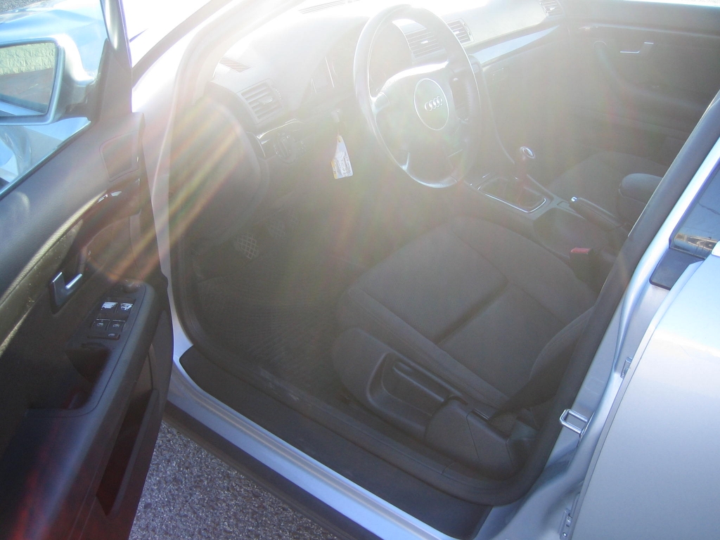 VISTA INTERIOR IZQUIERDO AUDI A-4 1.9 TDI 130CV