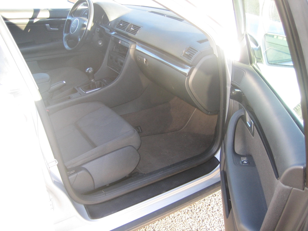 VISTA INTERIOR DERECHO AUDI A-4 1.9 TDI 130CV