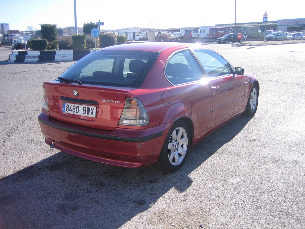 VISTA TRASERA DERECHA BMW 320 TD COMPAQ 2.0 150CV