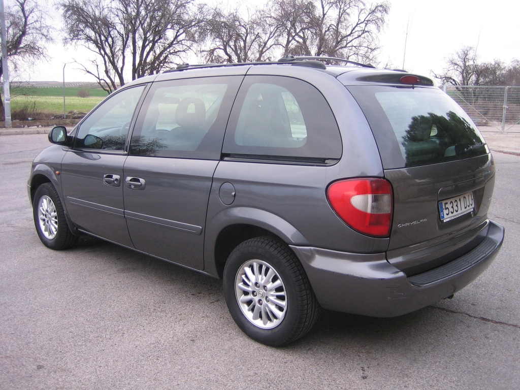 VISTA TRASERA IZQUIERDA CHYSLER VOYAGUER 2.8 CRD LX AUTOMATICA 