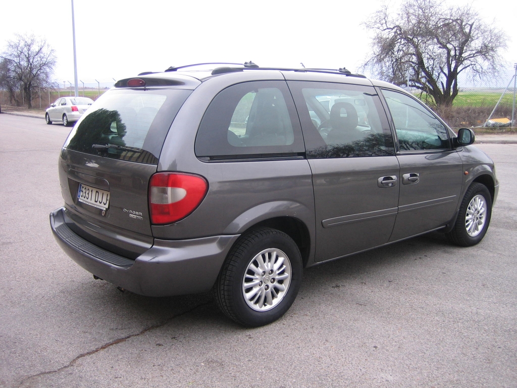 VISTA TRASERA DERECHA CHYSLER VOYAGUER 2.8 CRD LX AUTOMATICA