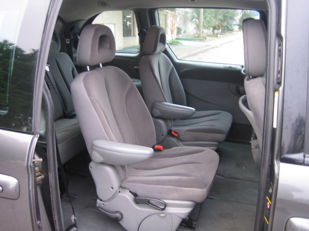 VISTA INTERIOR MEDIO CHYSLER VOYAGUER 2.8 CRD LX AUTOMATICA