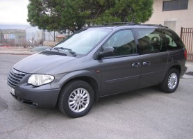 VISTA DELANTERA IZQUIERDA CHYSLER VOYAGUER 2.8 CRD LX AUTOMATICA VISTA DELANTERA IZQUIERDA CHYSLER VOYAGUER 2.8 CRD LX AUTOMATICA